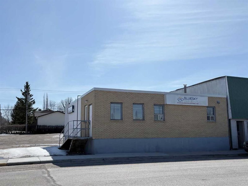 4901 49 Avenue, Olds, T4H 1E3 | Image 2