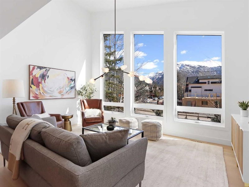 512 8th Avenue, Canmore, Alberta