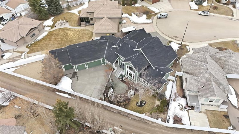 31 Ashley Close, Red Deer, T4R 2X3 | Image 2