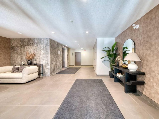 110 - 660 Shawnee Square SW