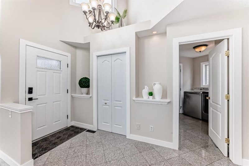 311 Rocky Ridge Cove NW, Calgary, T3G 4K1 | Image 3