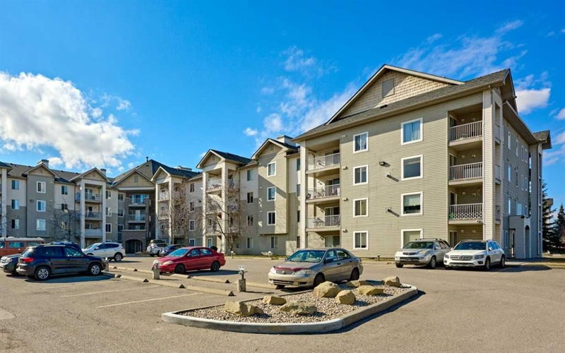 305 - 2000 Somervale Court SW, Calgary, T2Y 4J1 | Image 2
