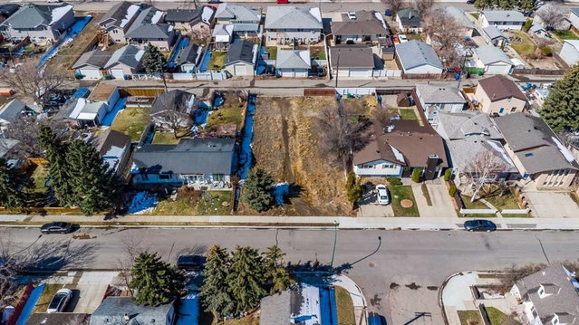 1008 9 Street North