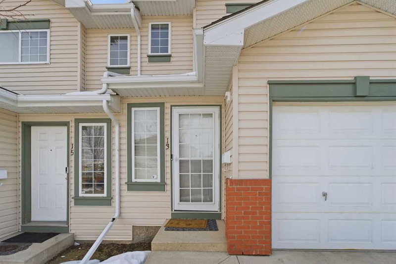 13 Country Hills Villa NW, Calgary, T3K 4S8 | Image 2