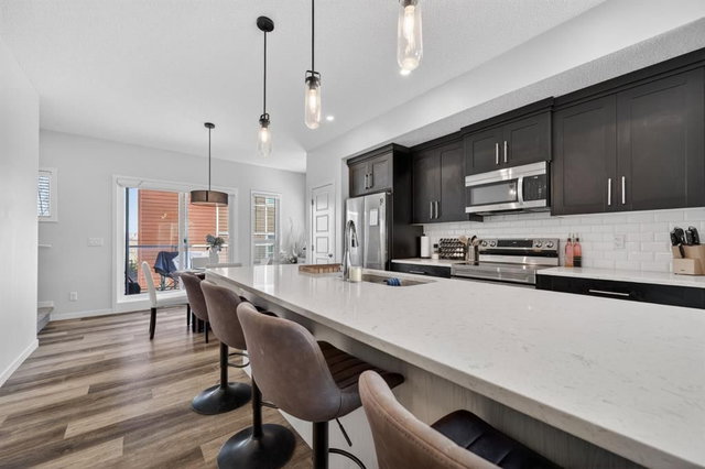 220 HARVEST GROVE Walk NE