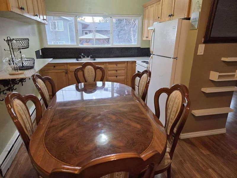 221 - 8235 Elbow Drive SW, Calgary, T2V 1K6 | Image 2