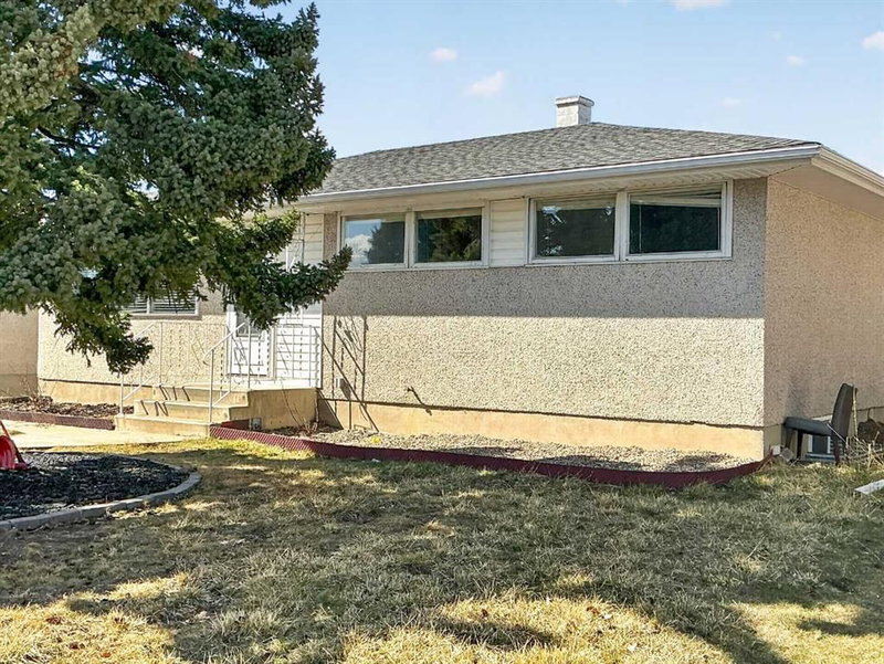 1134 Lakeway Boulevard S, Lethbridge, T1K 3E7 | Image 2