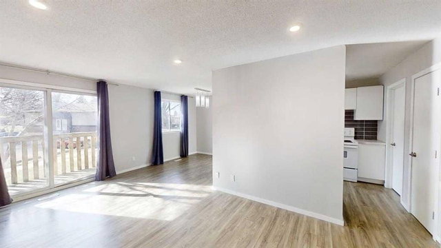 55 - 5 Acadia Road W