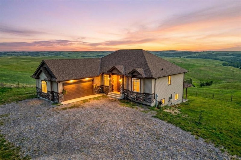 196096 144 Street W, Rural Foothills County, Alberta