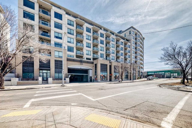 416 - 38 9 Street NE