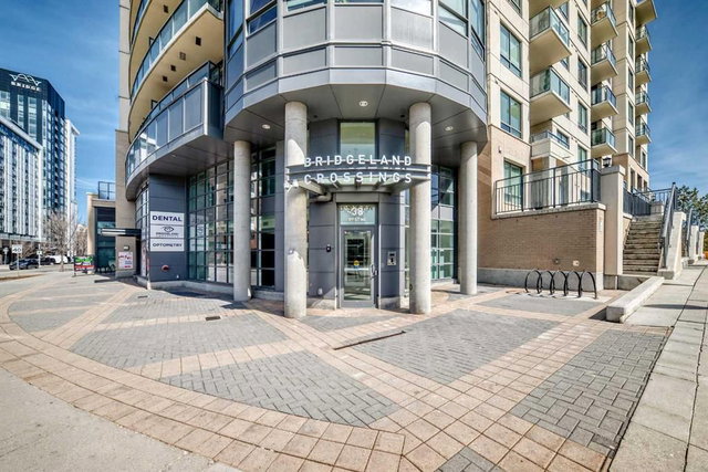 416 - 38 9 Street NE