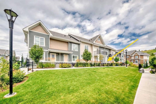 647 Cranbrook Walk SE