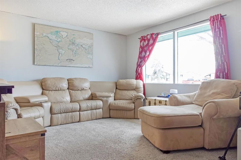 11313 101A Street, Grande Prairie, T8V 2S3 | Image 2