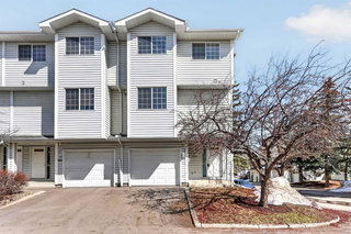 404 Hawkstone Manor NW