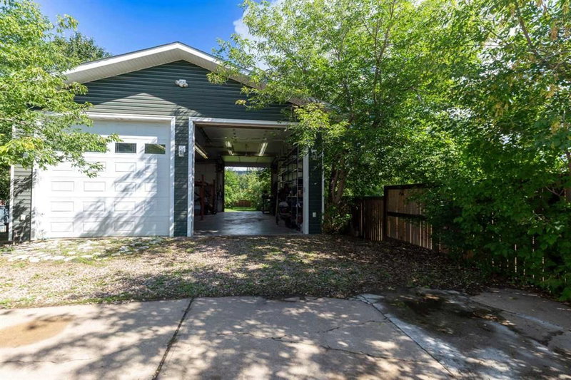 53 Fitzsimmons Avenue, Fort McMurray, T9H 1Z3 | Image 2