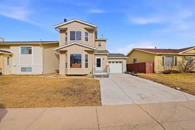 172 Castlebrook Road NE