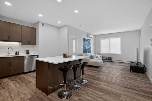 301 - 55 Wolf Hollow Crescent SE