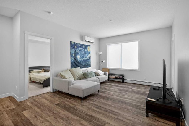 301 - 55 Wolf Hollow Crescent SE