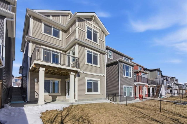 1456 Livingston Way NE