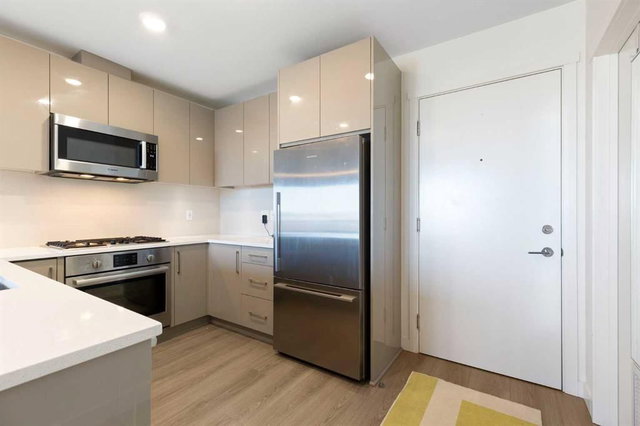 611 - 301 10 Street NW