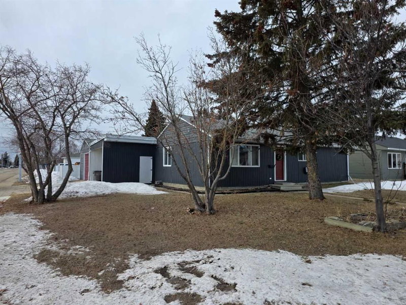 10401 110 Avenue, Grande Prairie, T8V 1S8 | Image 2