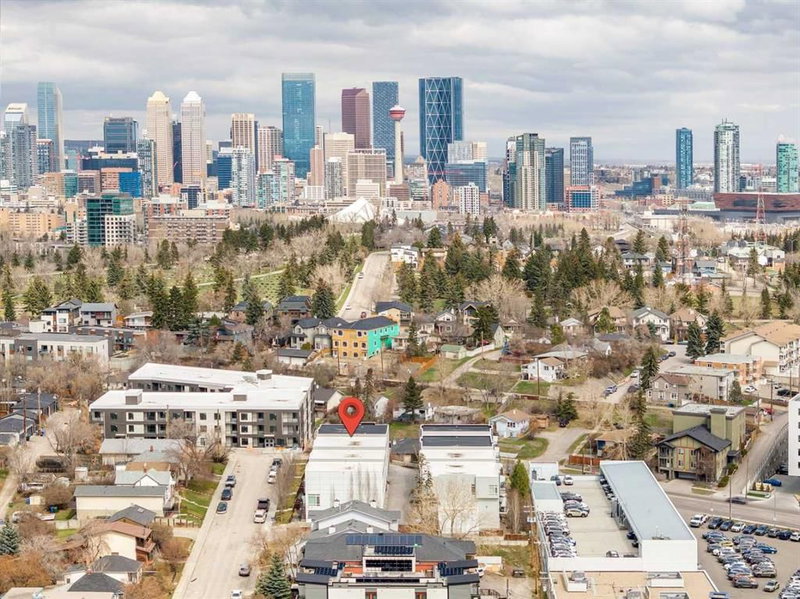 1 - 3802 Parkhill SW, Calgary, T2S2W7 | Image 2