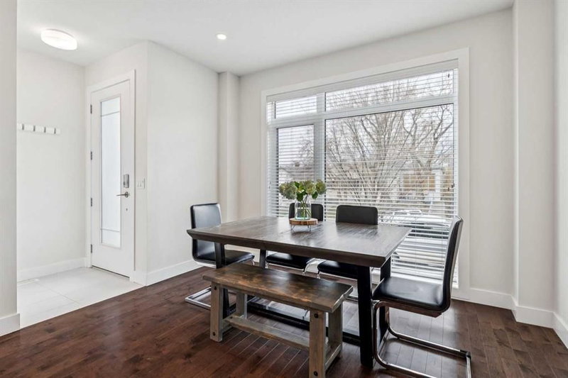 1 - 3802 Parkhill SW, Calgary, T2S2W7 | Image 3