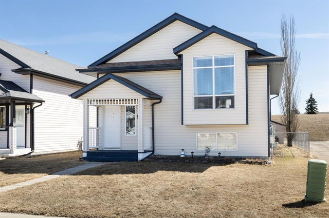 4406 54A Avenue Crescent