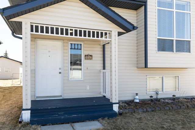 4406 54A Avenue Crescent