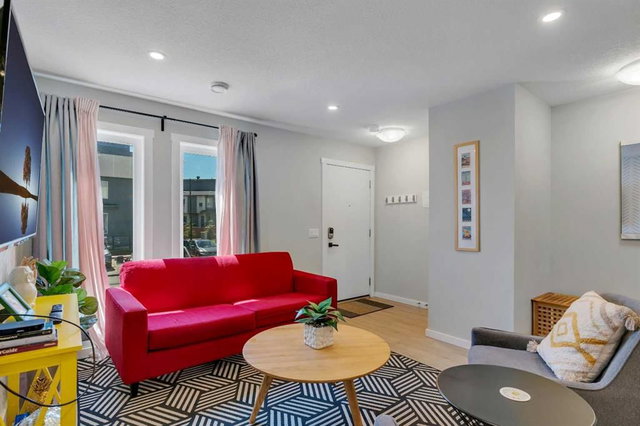 312 - 19500 37 Street SE