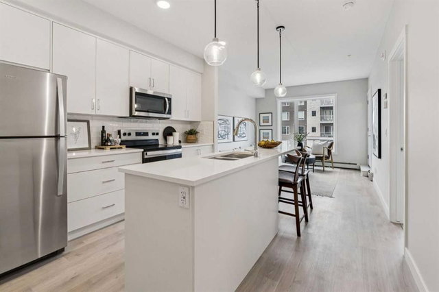 201 - 655 Shawnee Square SW