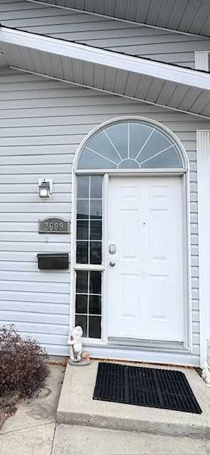 2609 42 Avenue Close