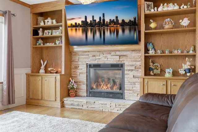 729 Woodbriar Place SW