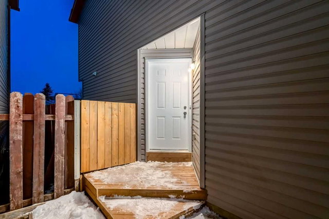 33 Martindale Court NE