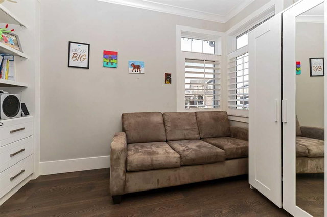 129 Kinniburgh Gardens