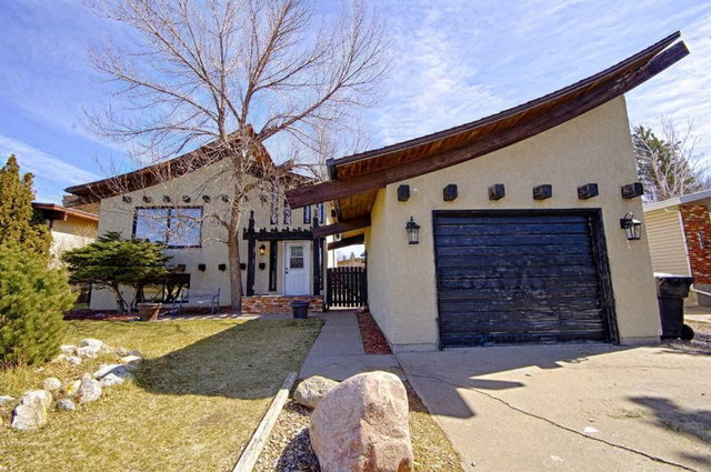 345 Laval Boulevard W