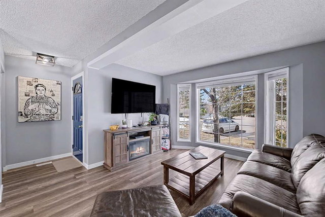 339 Coverdale Court NE