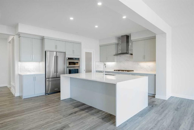 25 Legacy Glen Crescent SE