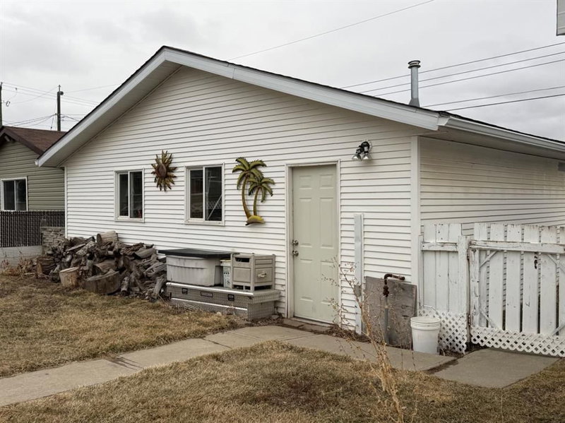 706 2 Street SE, Drumheller, T0J0Y6 | Image 2
