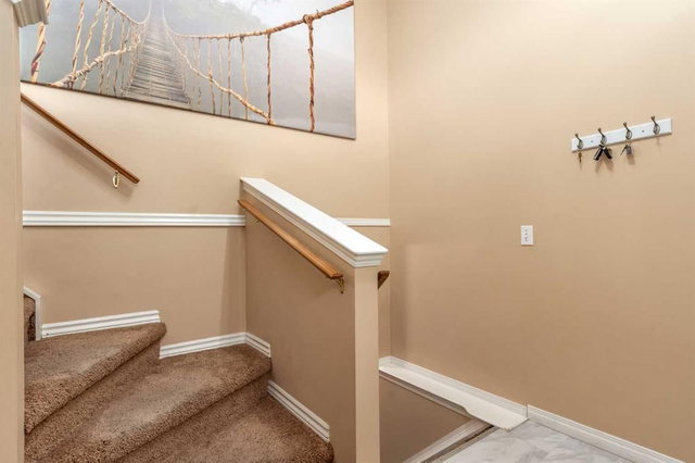 135 Covewood Close NE