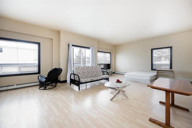 212 - 8026 Franklin Avenue