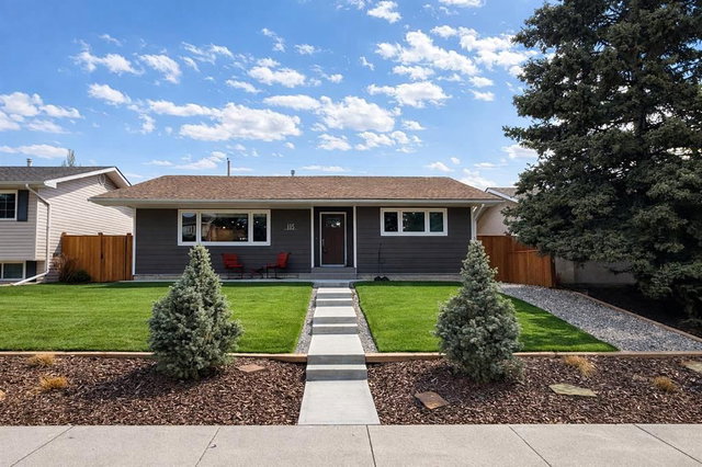 115 Lake Wasa Place SE