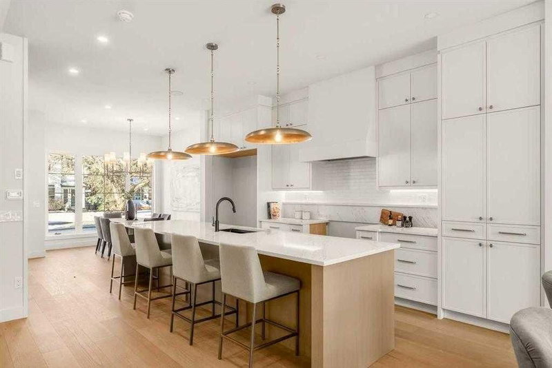 2533 2 Avenue NW, Calgary, Alberta