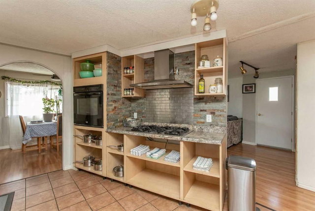 18 Hearthstone Drive