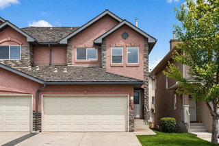 216 Royal Crest View NW