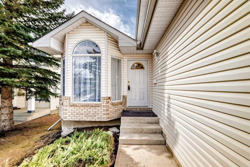 37 Arbour Wood Place NW, Calgary, T3G4A7 | Image 3