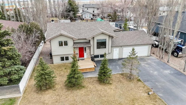 257 Mildred Street E