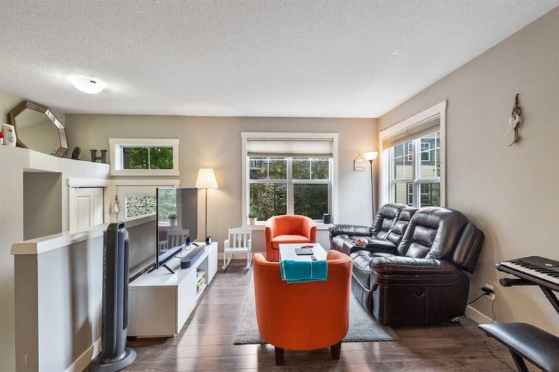 319 Mckenzie Towne Square SE, Calgary, T2Z 1E3 | Image 2