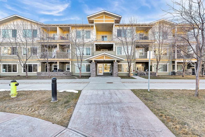 2215 - 4 Kingsland Close SE, Airdrie, T4A 0J3 | Image 2