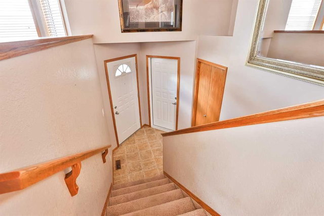 38 St James Crescent N